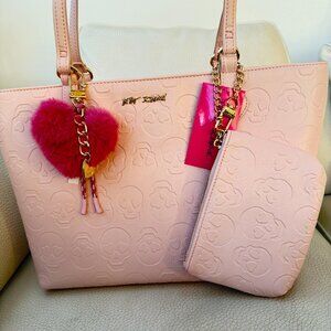 NWT BETSEY JOHNSON XOTOTEY TOTE SHOULDER BAG WRISTLET FLUFFY HEART CHARM PINK